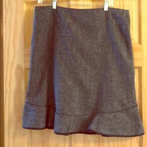 GAP fully lined wool skirt wit ruffled bottom